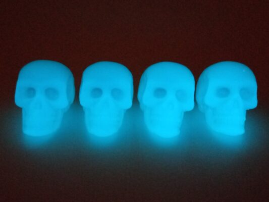 glow in the dark skull