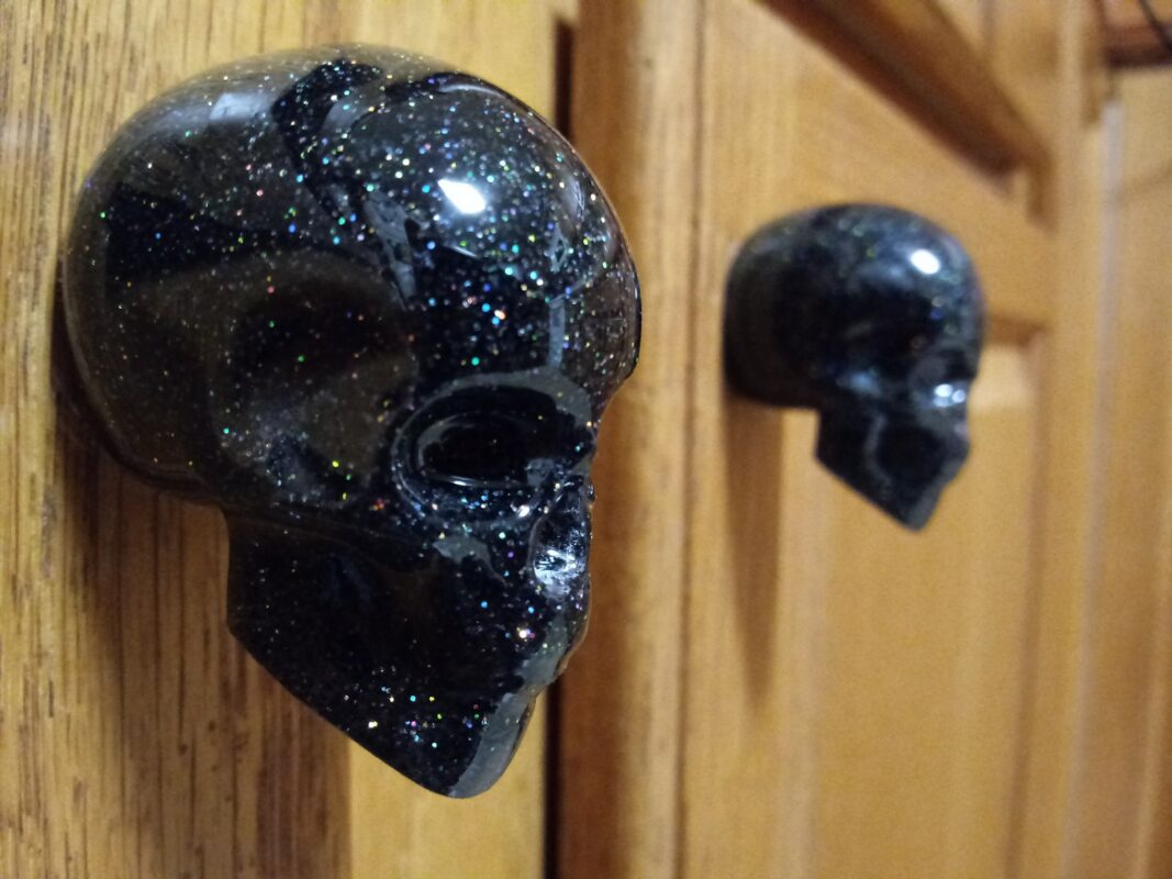 The Way I Mix Skull Cabinet Knobs With My Old Furniture